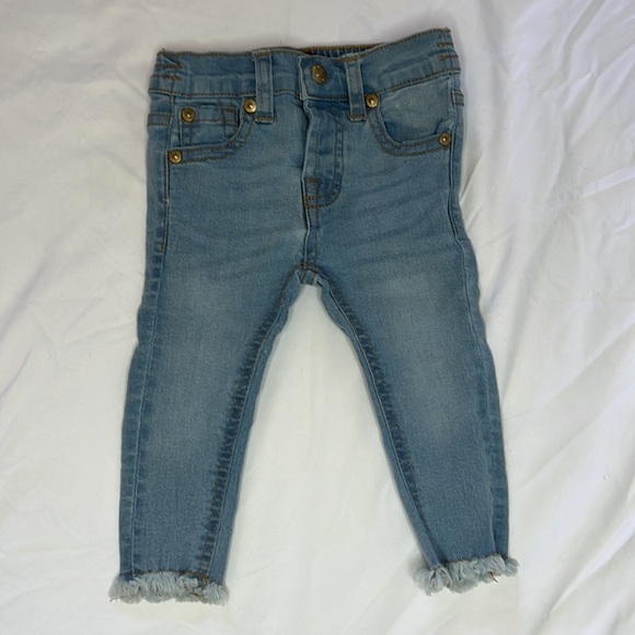 7 For All Man Kind Kids Matching Long Sleeve Top and Light Wash Jeans Baby Girl - Picture 5 of 8